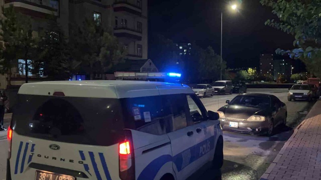 Kayseri Kocasinan'da ölü bulunan 78 yaşındaki kadının cenazesi Adli Tıp'a götürüldü
