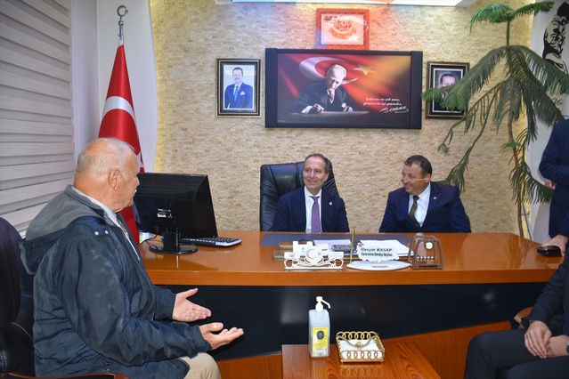 Erbakan, Afyonkarahisar'da Eber Gölü'nü ziyaret etti, 60 yıllık geçmişi anlattı