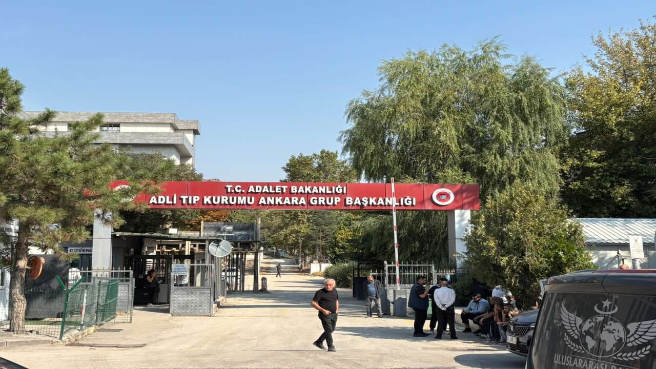 Ankara’da 3 arkadaşını öldüren zanlı polisin “teslim ol” çağrısına uymayıp intihar etti