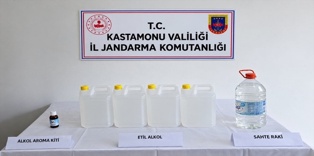 Kastamonu'da jandarmanın silah ve sahte içki operasyonunda 8 kişi gözaltına alındı
