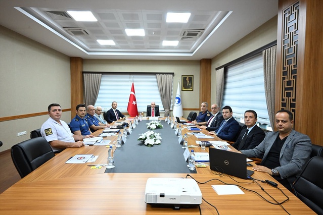 Kırklareli'nde Vali Turan başkanlığında üniversite güvenlik toplantısı düzenlendi