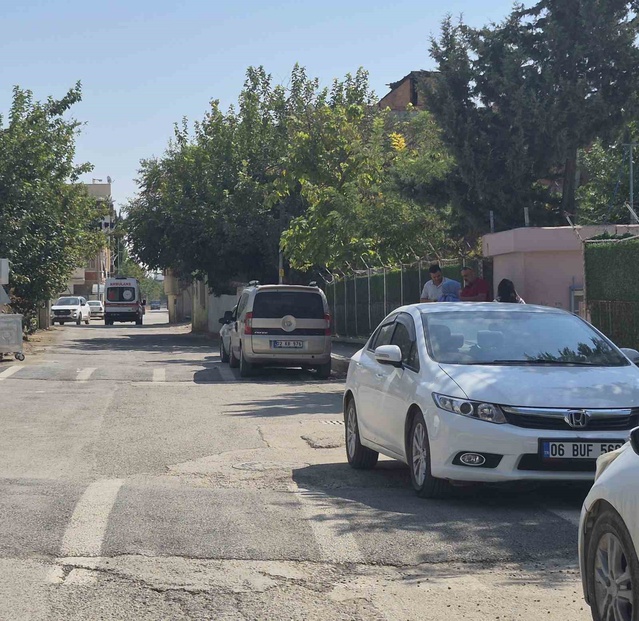 Adıyaman'da ortaokulda merdivenlerden düşen öğrenci hastaneye kaldırıldı