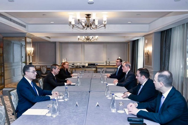 KKTC Dışişleri Bakanı Ertuğruloğlu, BM 81. Genel Kurulu'nda Bayramov ile görüştü