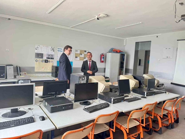Aydın Bozdoğan'da Kaymakam Sözen, Haydere İlkokulu ve Ortaokulu'nda inceleme yaptı
