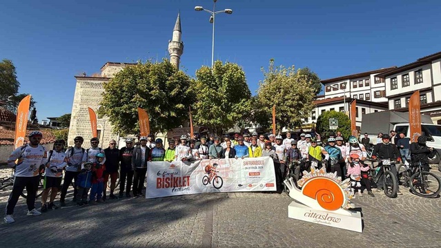 Bisikletçiler Karabük Bisiklet Festivali'nde Safranbolu rotasında pedal çevirdi