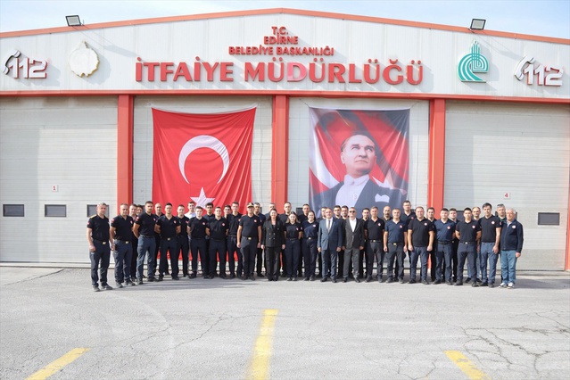 Edirne Belediye Başkanı Gencan, İtfaiye Haftası'nda itfaiyecilerle buluştu