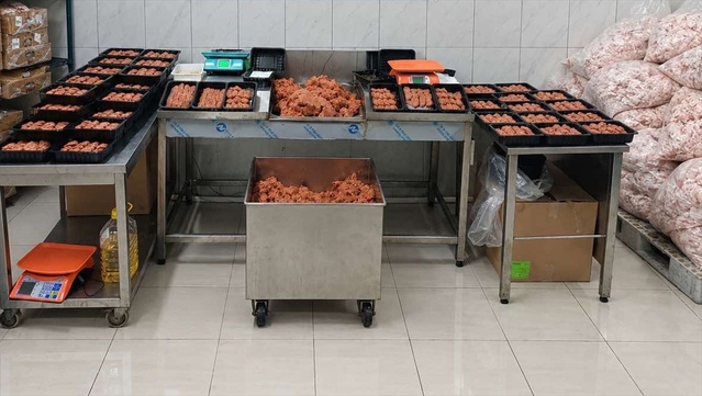Ankara Yenimahalle'de jandarma halk sağlığını tehdit eden 1333 kg ürün ele geçirdi