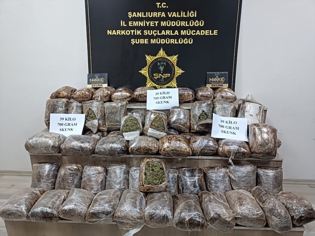 Şanlıurfa'da ekipler otobüste 39 kilo 700 gram sentetik uyuşturucu ele geçirdi