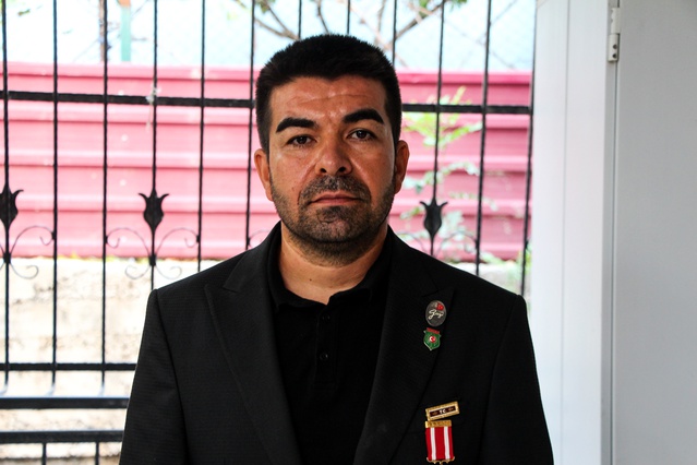 Adana Sarıçam'da kiracı öğretmen gazi ev sahibine tornavidayla saldırdı