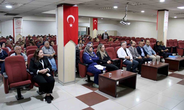 Kayseri Devlet Hastanesi personeline Dünya Kuduz Günü'nde kuduz eğitimi verildi