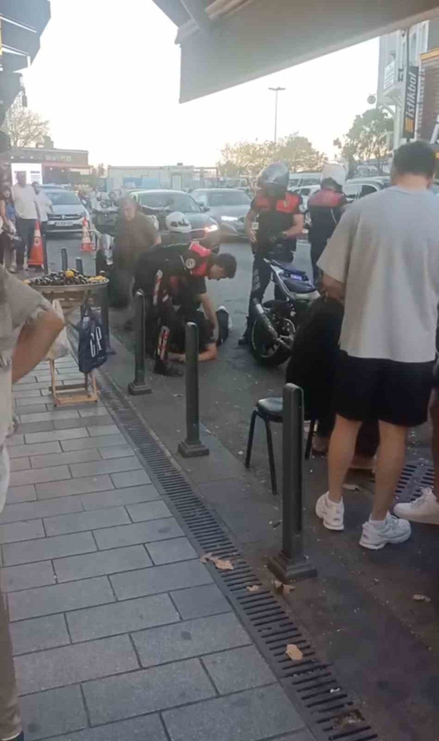 Sarıyer'de plakasını katlayan motosikletli polisten kaçamadı, bir polis memuru yaralandı