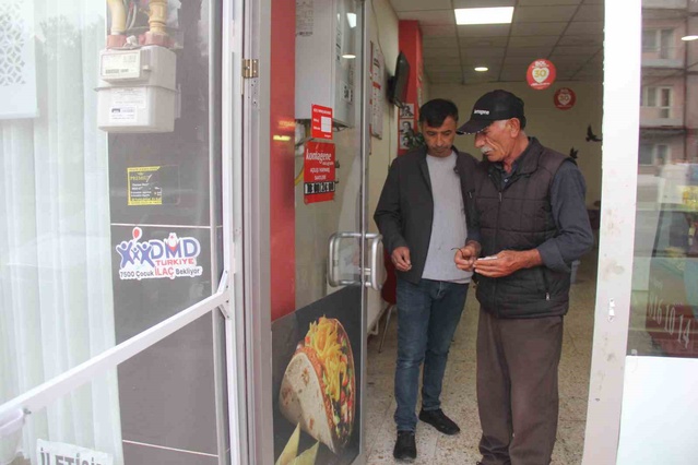 Sivas Zara'da hırsızlar 5 iş yerinden yaklaşık 65 bin lira çalıp kapıları kapattı