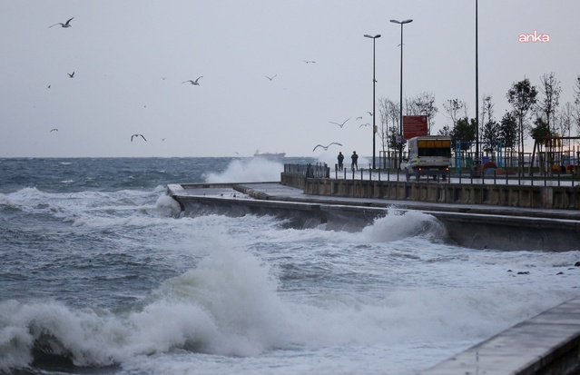 Meteoroloji, Marmara Denizi'nde cumartesi akşamı 6-8 kuvvetinde fırtına bekliyor