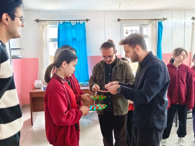 Çorum Alaca'da Ceritler Ortaokulu öğrencileri TÜBİTAK 4009 bilim etkinliğinde buluştu
