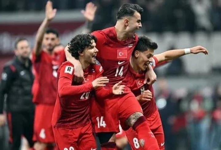 TÜRKİYE İTALYA MAÇI HANGİ KANALDA? Uluslar Ligi Türkiye İtalya Maçı Nereden İzlenir, Saat Kaçta, Şifresiz Mi? İşte Montella'nın A Milli Takım Maç Kadrosu...