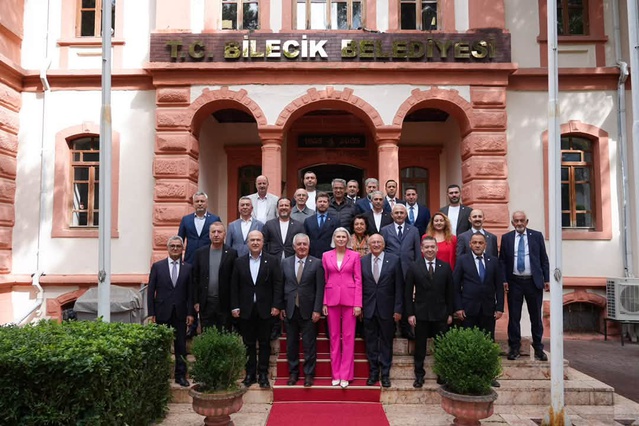 YENİ Partili Çakırözer ve Bakan, Bilecik Belediye Başkanı Subaşı'yı ziyaret etti