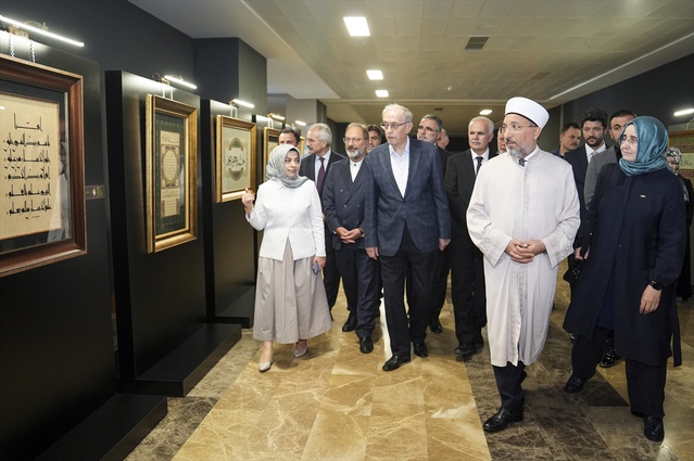 Diyanet Başkanı Arpaguş, dünya krizlerinin çözümü için Hz. Peygamber'i işaret etti