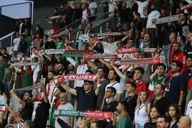 Karşıyaka sahasında Gaziemirspor'a 84. dakikada yediği golle 1-0 yenildi
