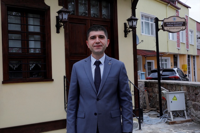 Alaçam'da 30 yıl atıl kalan tarihi konak, restore edilerek Kitap Kafe'ye dönüştü
