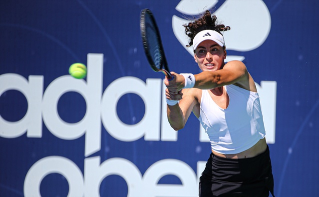 WTA 125 Adana Open'da Çağla Büyükakçay teklerde, Ayla ile Ayşgül çiftlerde tur atladı