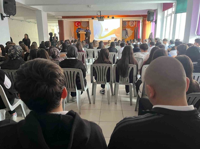 Afyonkarahisar İl Emniyet Müdürlüğü, lise öğrencilerine 112 ve güvenlik eğitimi verdi