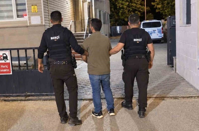 Kırıkkale'de hakkında 6 yıl kesinleşmiş hapis cezası bulunan hükümlü araçta yakalandı