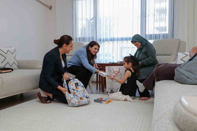 Esra Masatlı, Antakya'da ailelerle buluştu, çocuklarla gelecek hedeflerini konuştu