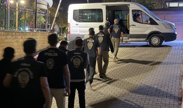 Manisa merkezli 12 ilde dolandırıcılık operasyonunda 21 şüpheliden 16'sı tutuklandı