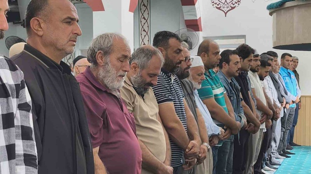 Hatay Reyhanlı'da batan gemideki Demir kardeşler için gıyabi cenaze namazı kılındı