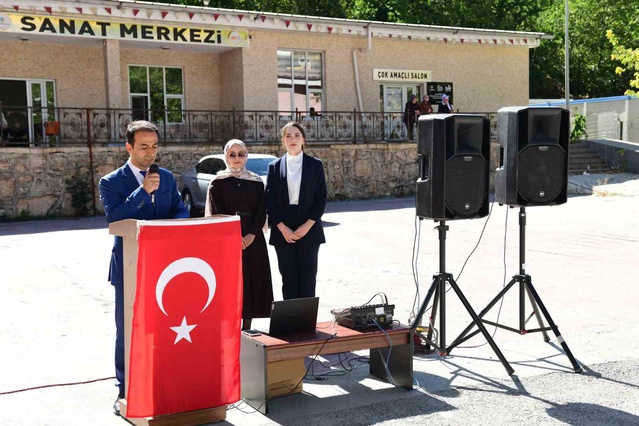 Van Çatak'ta İlköğretim Haftası, Atatürk İlkokulu bahçesinde kutlandı