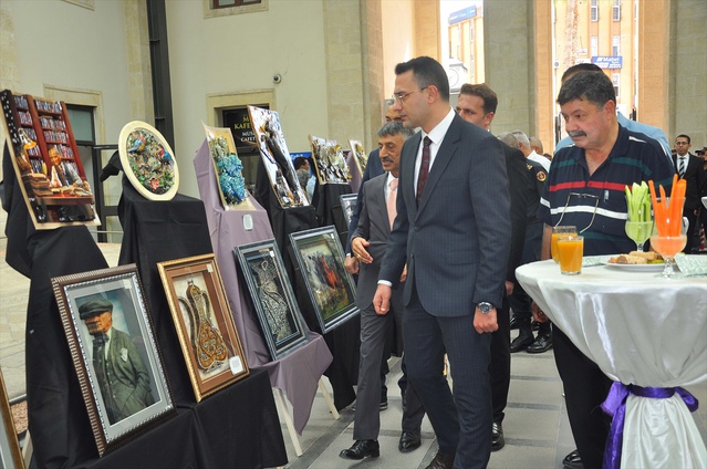 Tarsus Müzesi'nde tutuklu ve hükümlülerin 198 eserlik sergisi ziyarete açıldı