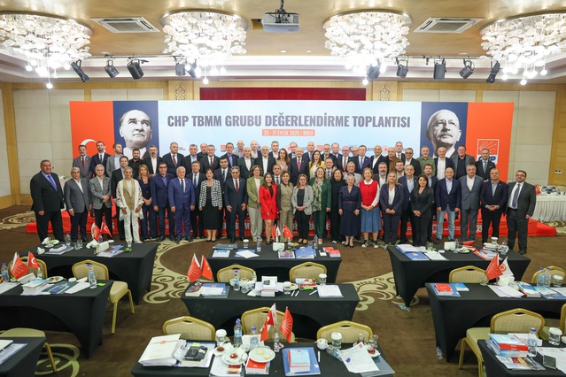 CHP'nin Bolu Abant kampında kurultay talepleri ve MYK eleştirileri öne çıktı