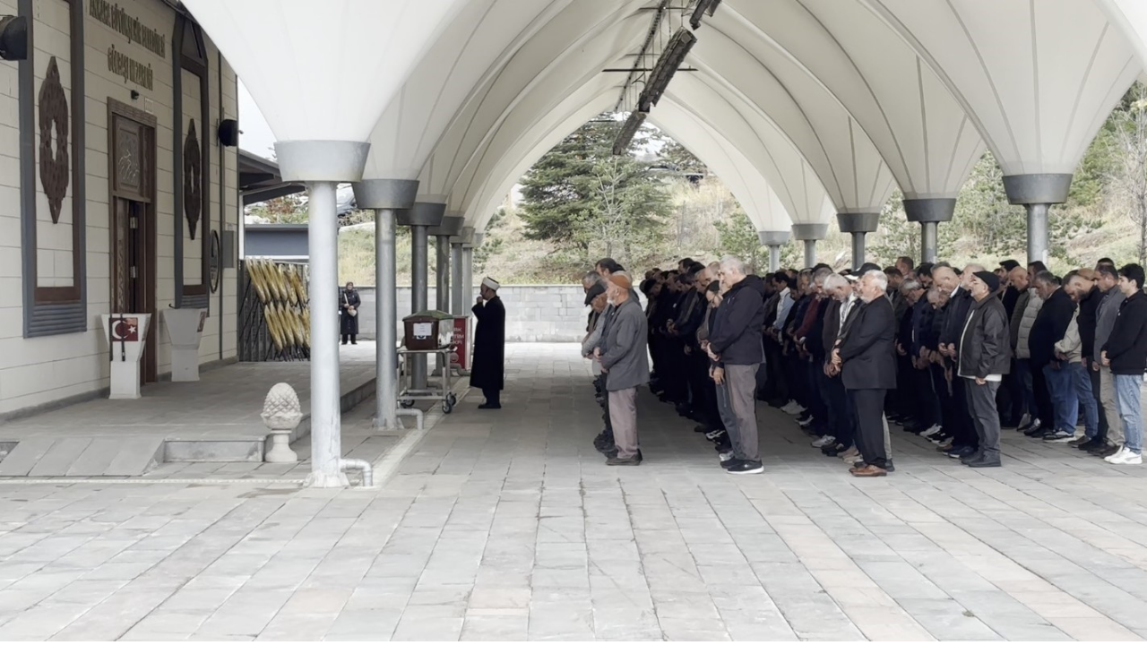 Ankara’da silahlı kavgada hayatını kaybeden Taner Aksoy son yolculuğuna uğurlandı