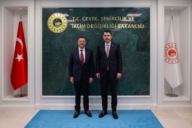 Bakan Kurum, Çekmeköy Belediye Başkanı Çerkez'i kabul edip kentsel dönüşümü görüştü