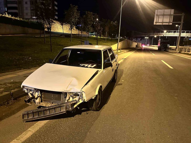 Kastamonu'da kamyon ile iki otomobilin çarpıştığı zincirleme kazada 1 kişi yaralandı