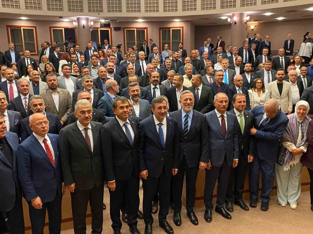 Cumhurbaşkanı Yardımcısı Yılmaz Bursa iş dünyasının temsilcileriyle bir araya geldi