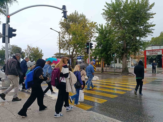 Edirne'de yağmur etkili oldu, sıcaklık 16 derece, 30 Eylül'de sağanak bekleniyor