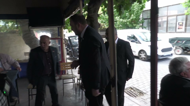 CHP İzmir İl Başkanı Gümrükçü, Menemen'de üzüm alım fiyatı için en az 150 lira istedi