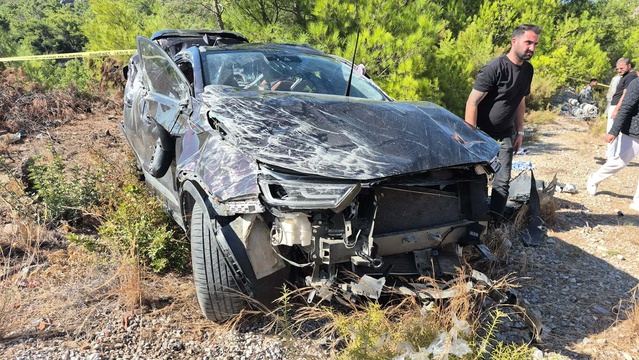 Datça'da kontrolden çıkan otomobil bariyere çarptı, 1 kişi öldü, 3 kişi yaralandı