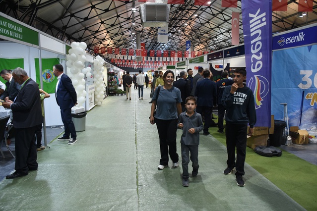 Malatya'da 14. Tarım, Hayvancılık ve Gıda Fuarı 100 firmanın katılımıyla açıldı