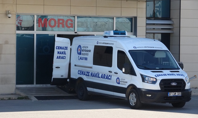 Antalya'da belediye çalışanı Haluk Ekinci kazada 30 metre sürüklenerek öldü