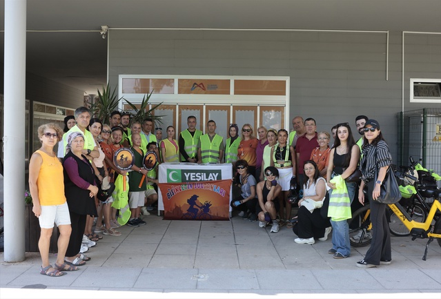 Mersin'de Yeşilay ve Bisikletin Sultanları bağımlılıkla mücadele için tur yaptı