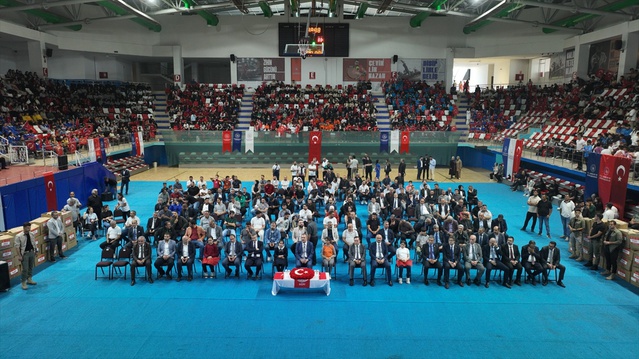 AGAH Projesi kapsamında Ağrı'da 171 okula 22 bin 200 spor malzemesi teslim edildi
