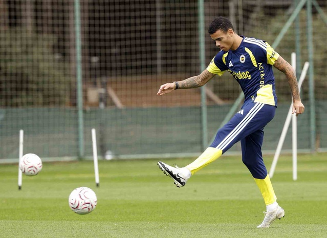 Fenerbahçe, Rizespor maçı mesaisini Can Bartu'da milli futbolculardan yoksun sürdürdü