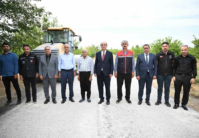 Yeşilyurt Belediye Başkanı Geçit, Sütlüce'de 15 kilometrelik yol çalışmasını inceledi