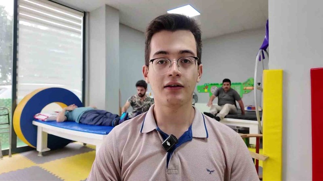 Suluova'da 15 yıllık fizik tedaviyle engelli genç tıp fakültesini tam burslu kazandı