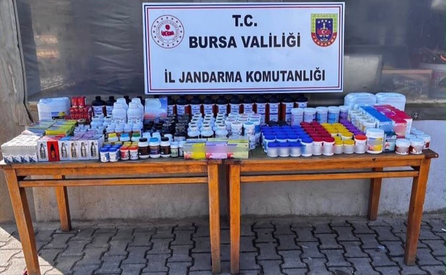 Bursa Gürsu'da kaçak kuş ilacı satan şüpheliye operasyon, 422 ürün ele geçirildi