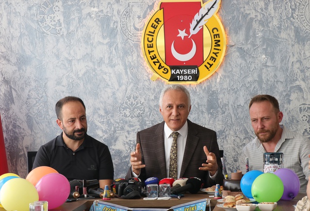 Mahmut Şahin, özel hastanelerin doğum sonrası yüzde 300-500 fark ücretini eleştirdi