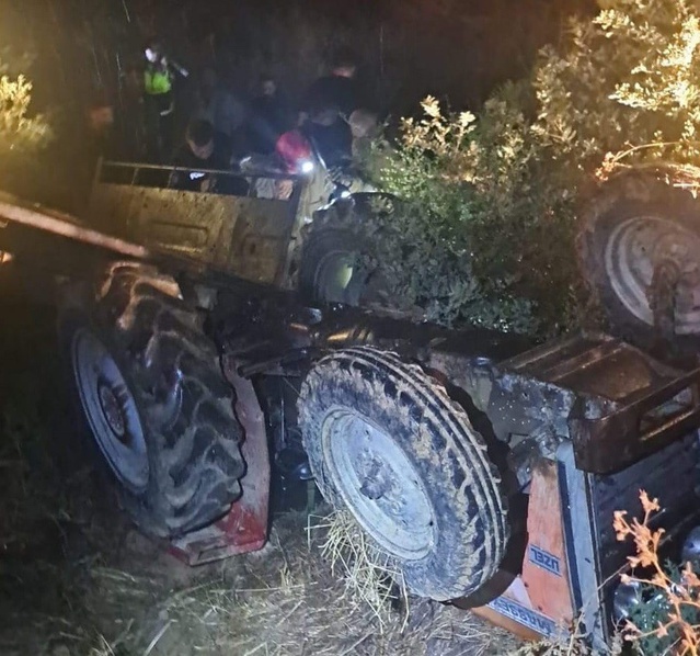 İzmir Kiraz'da kontrolden çıkan traktör devrilince altında kalan sürücü öldü
