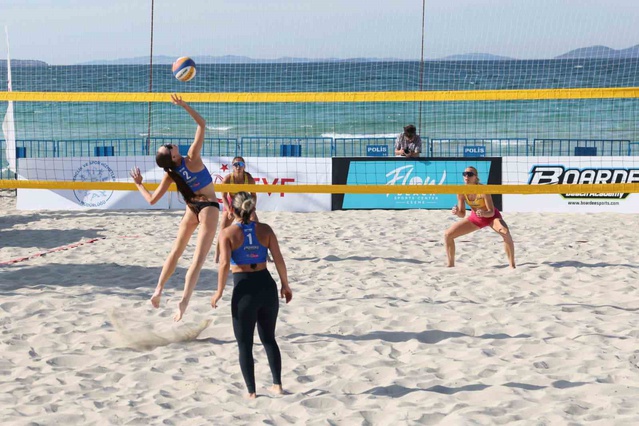 Çeşme'de Uluslararası Grand Slam Plaj Voleybolu 68 sporcuyla yarın sona eriyor